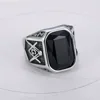 Zircon noir argenté