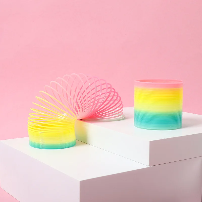 Classic Funny Rainbow Spring Gradient Shape Ring Coil Toy Plastic Vending Machine Toy for Kids and Students