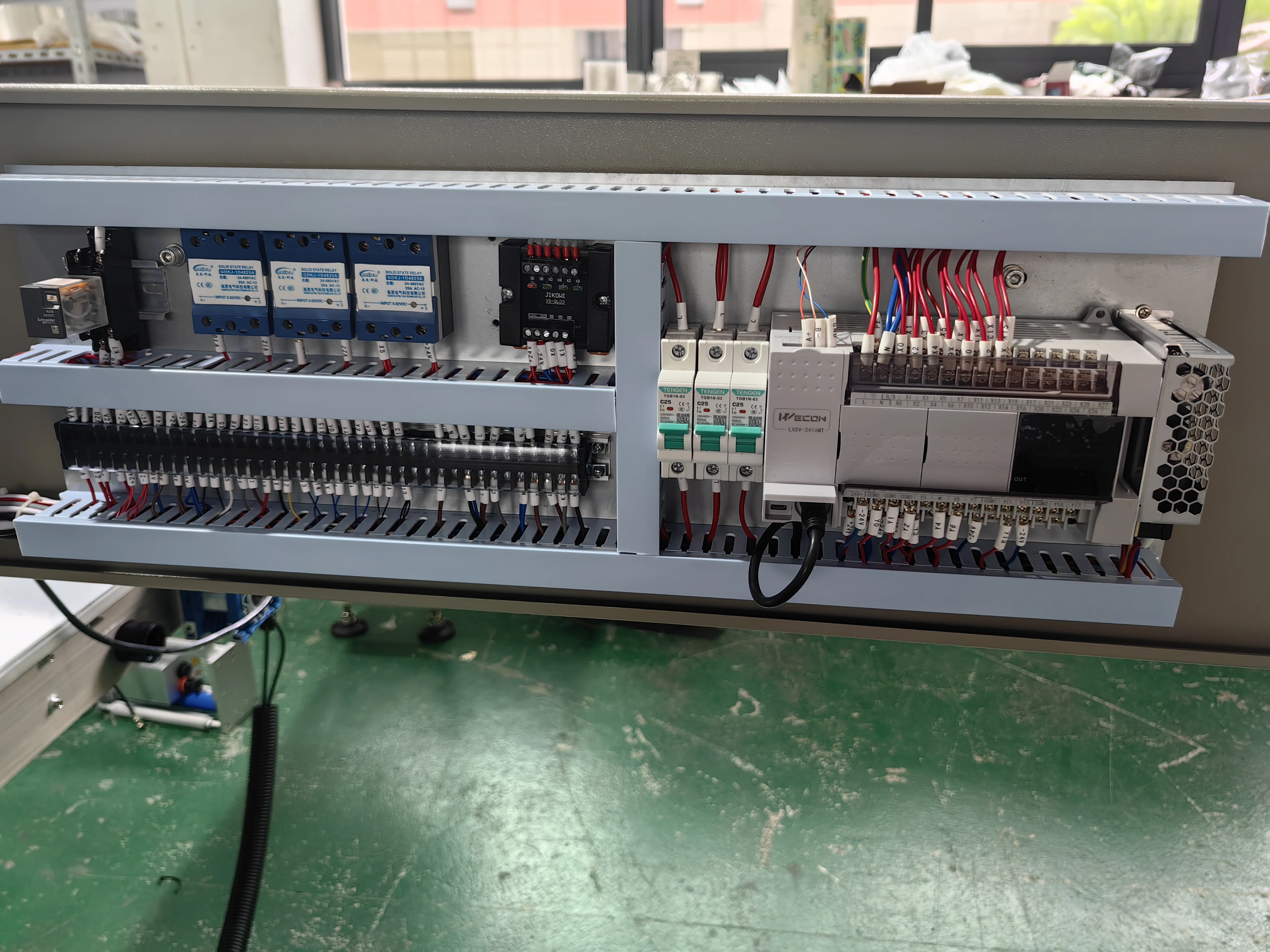 Машина для упаковки подушек автоматическая машина пиццы хлебный торт бисквитная