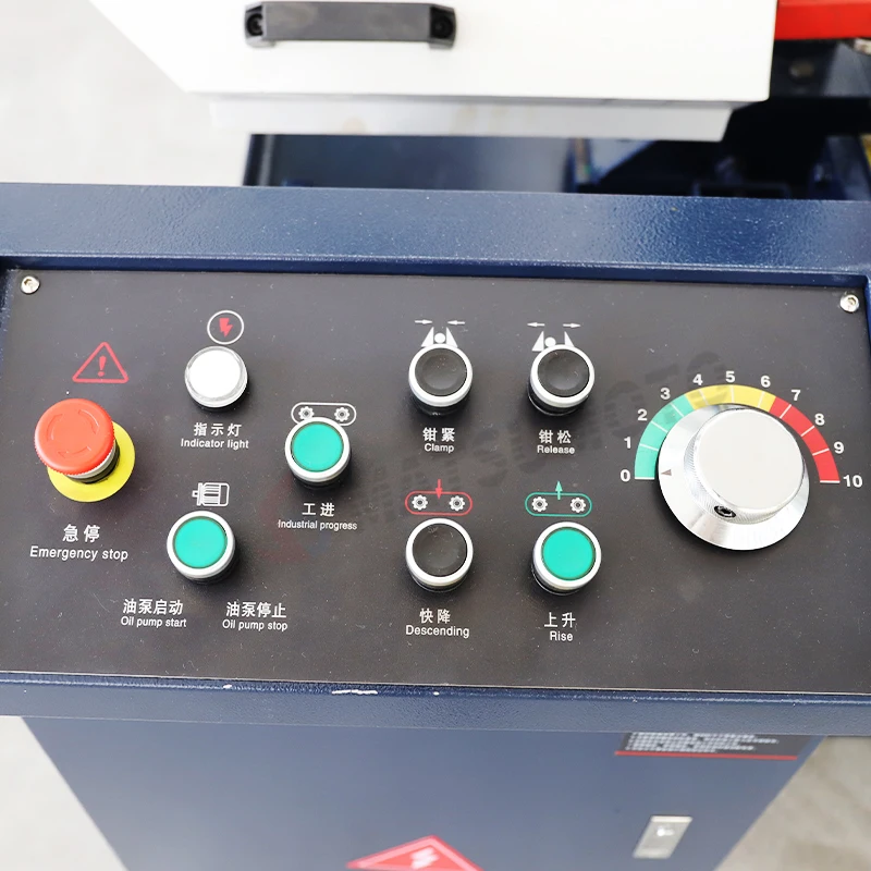 G4230X Double Column Horizontal Semi-Automatic Metal Cutting Band Saw Machine 60 Degree Rotate Manual Tension Method Gear Core