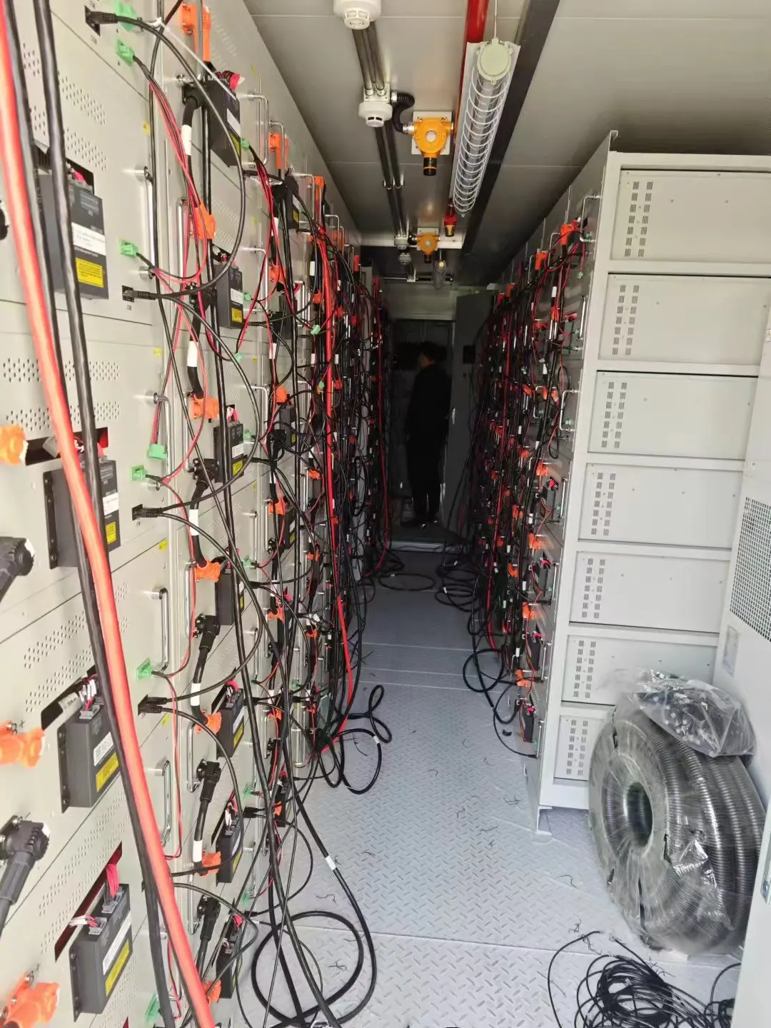 Pcs Inverter Rack Ups Inverter Rack Cabinet 100kw Solar Panels and Battery Storage ...