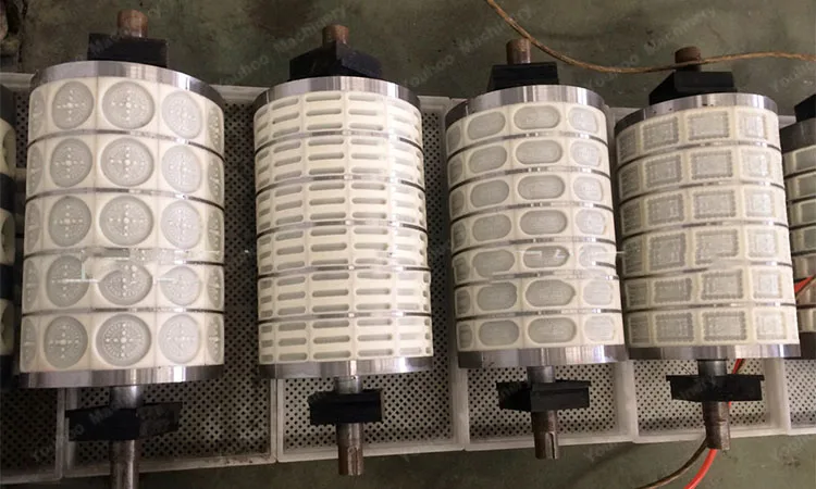 Автоматическая небольшая машина для формовки орехового печенья, цена