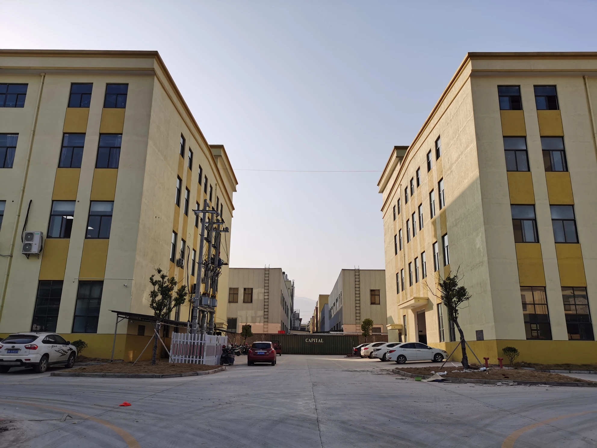 Ningbo Yinzhou Smilebloomi Arts & Crafts Co., Ltd. 2