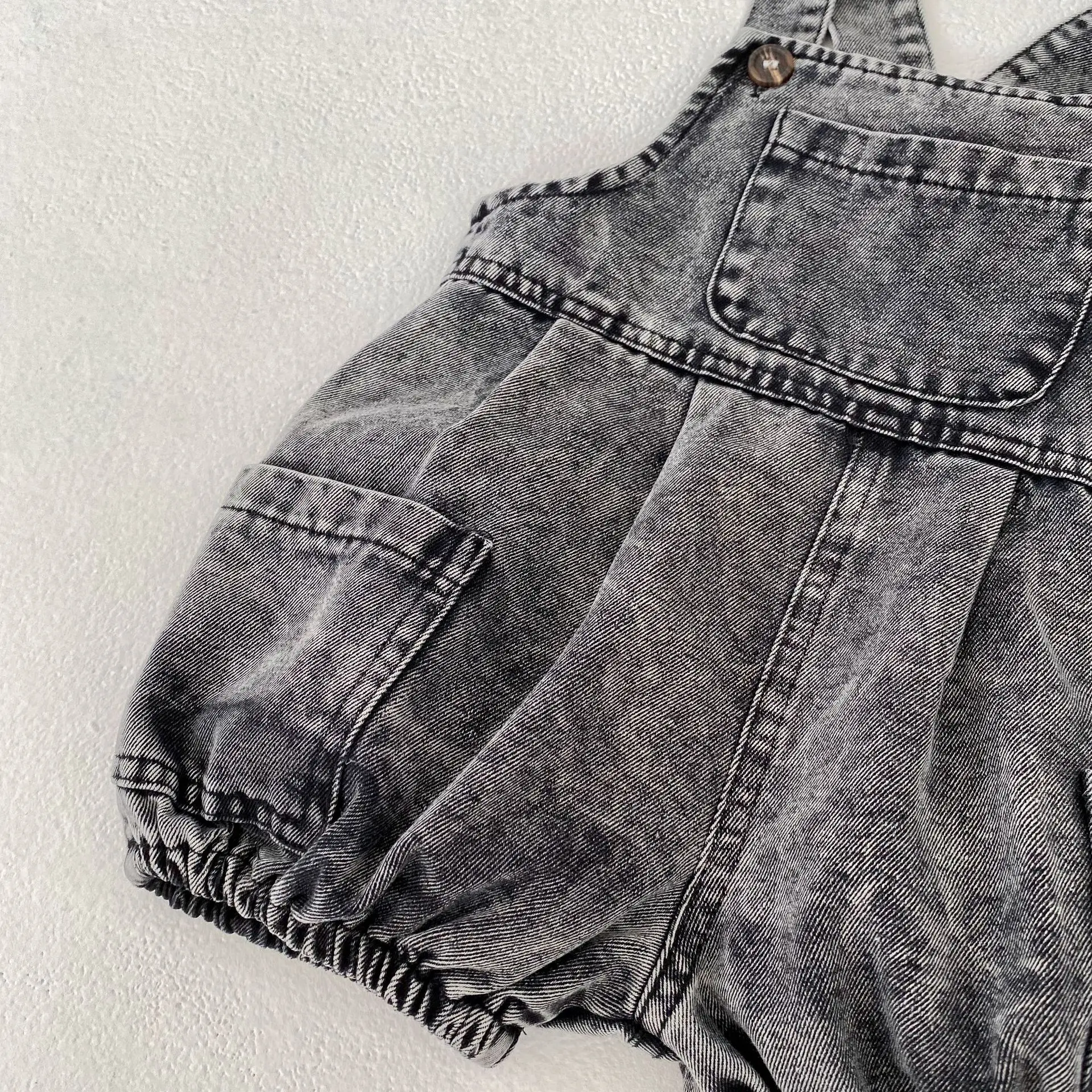 *NEW* 1-2Y Chambray Bodysuit with Frill details and Snappers - Engepapa main image 0