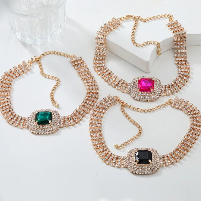 Fashion Made of Alloy Super Flash Square Glass Diamond Neck Chain Exaggerated Banquet Bridal Accessories Necklace for Women
