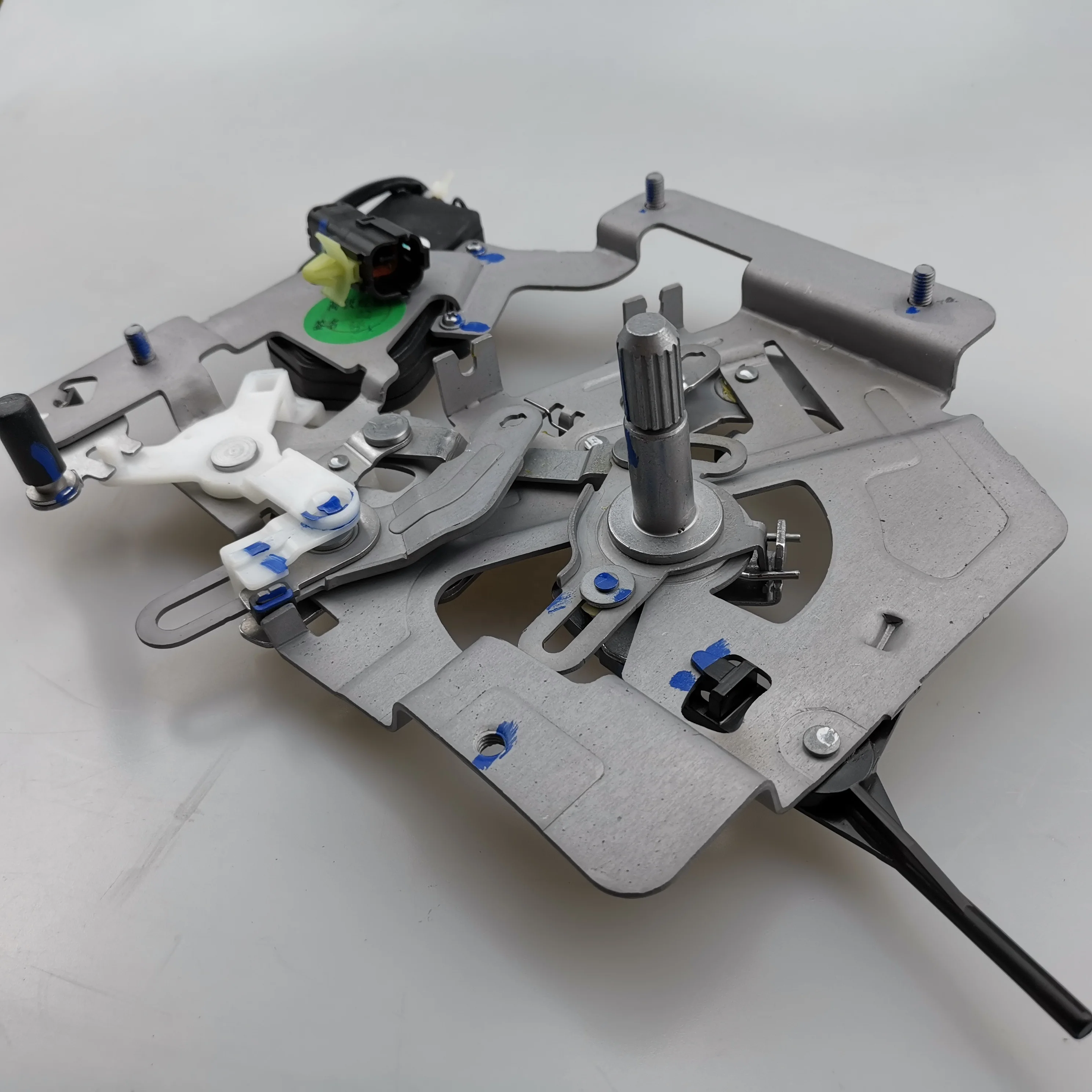 SAIC MAXUS G10 Side shift door lock converter assembly C00054243  