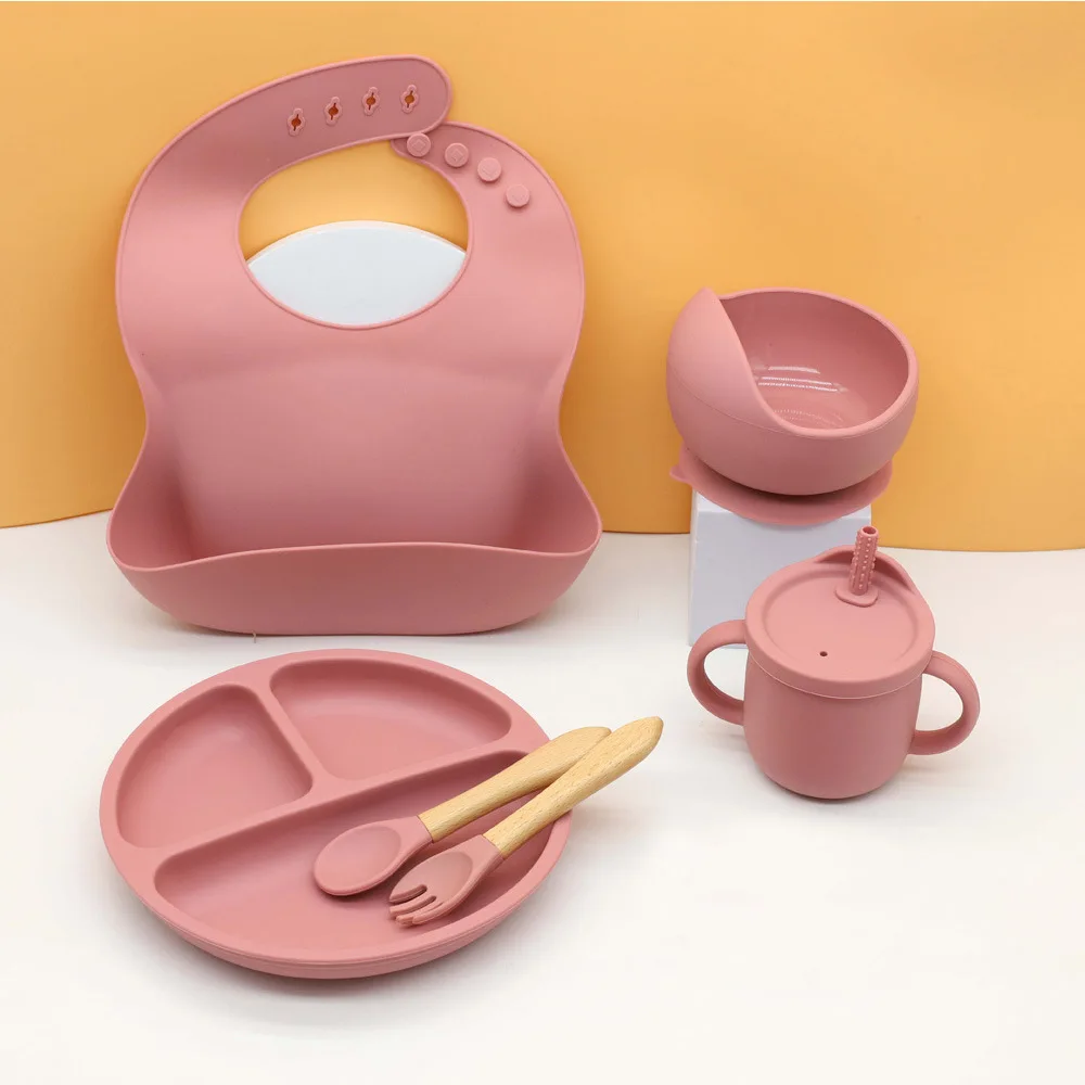 Integrated Cartoon Design Silicone Self-Feeding Baby Plate with Suction Cup High Chair Food Bowl Utensils for Weaning Baby manufacture