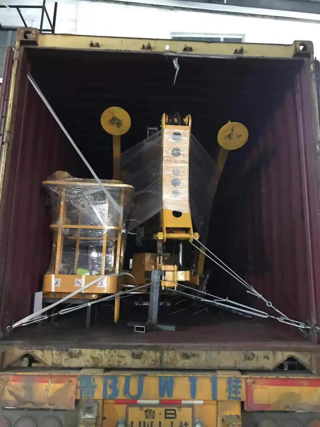 Mobile Trailer Folding Arms Spider Boom Lift For Painting Lifting