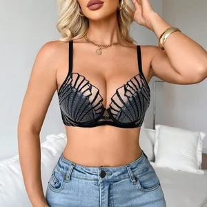 Wholesale Breathable Women's Sexy Romantic Floral Push-up Underwear Knitted with Lace Decoration