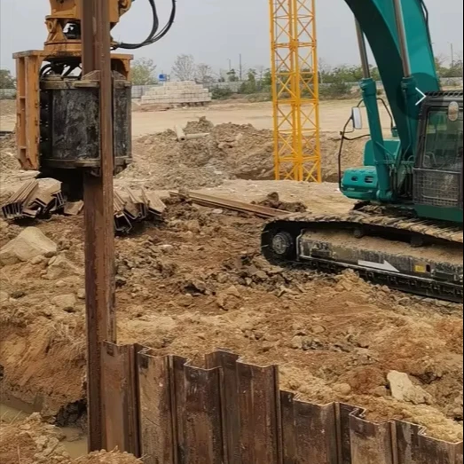 ค้อนสั่นแบบจับข้างความถี่สูง สำหรับตอกแผ่นเหล็กยาว 9 เมตรใต้สะพาน