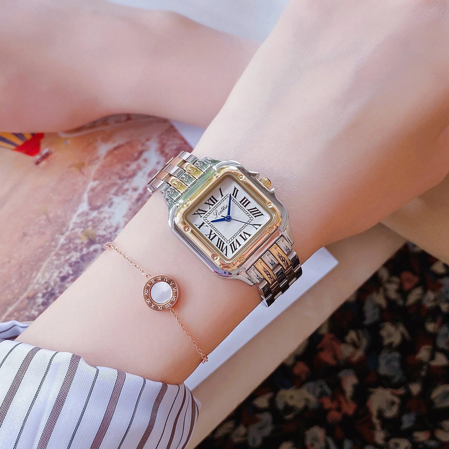 Scottie 9100 Luxury Women's Quartz Watch - Gold