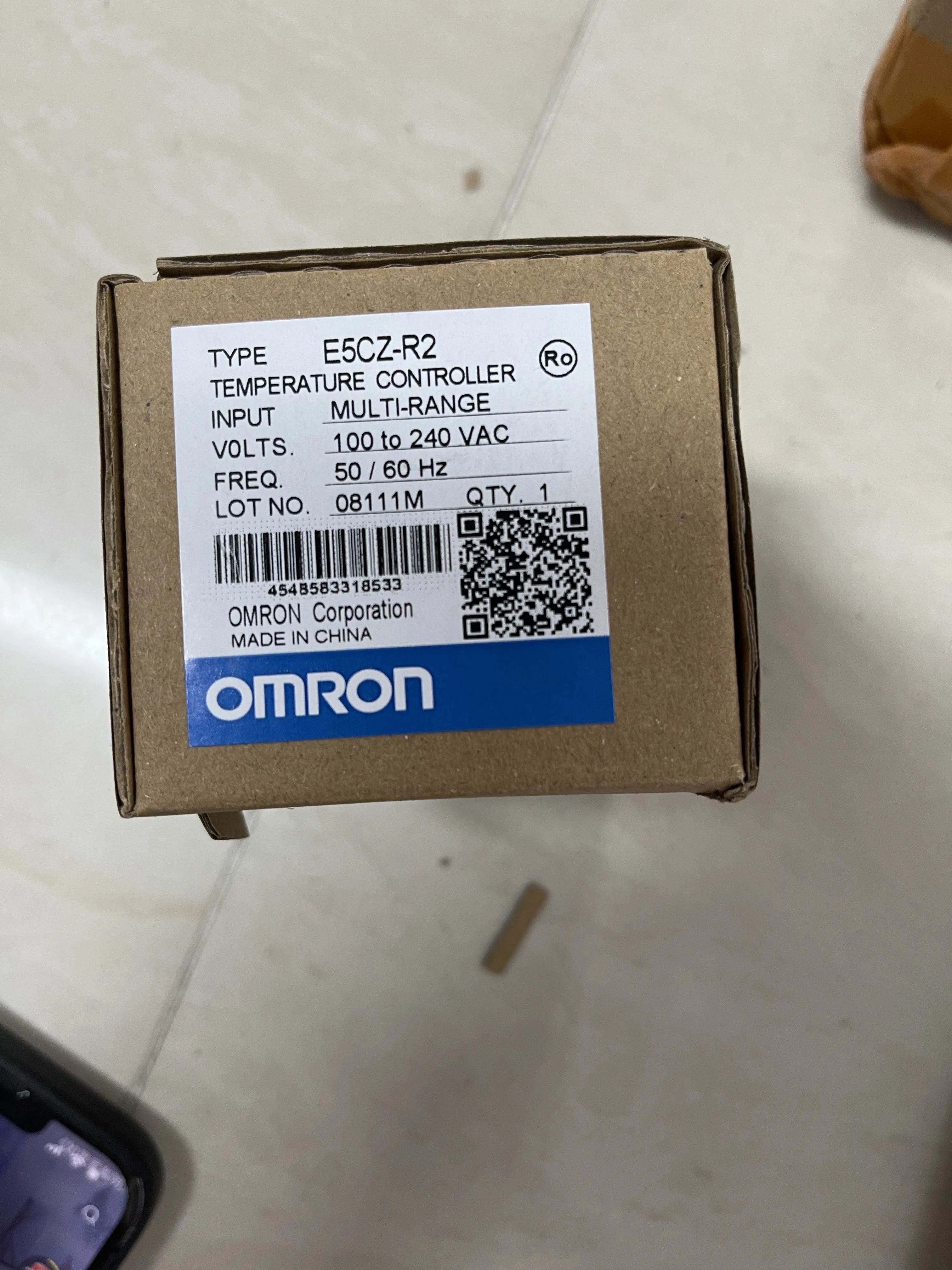 Omron Temperature Controller E5CZ-R2