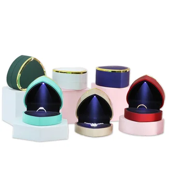 Electroplating baking enamel jewellery box LED light proposal ring pendant box jewelry box