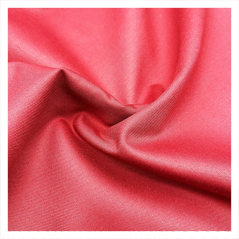 Экологически чистый костюм и блейзер красного