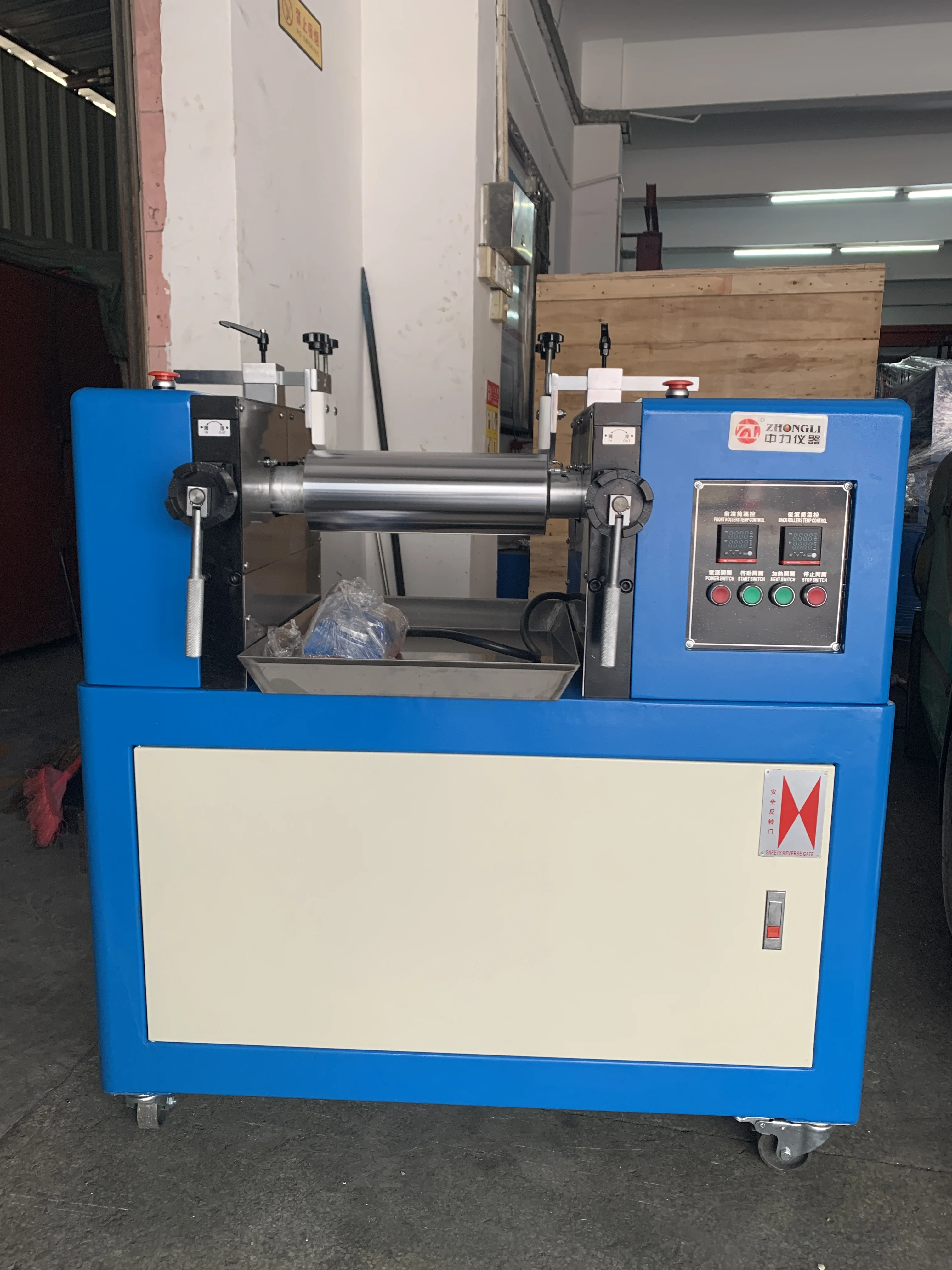 Laboratory Scale PE PP PVC EVA ABS Silicone Rubber Open Two Roll Milling Equipment