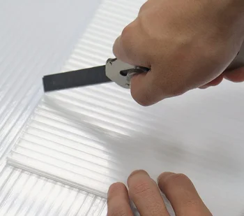 Polycarbonate factory easy cut Building material6mm 8mm 10mm UV extruded clear cellular hollow panel polycarbonate sheets