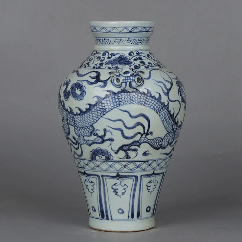 中国，景德镇，青白釉風景画花瓶 景德镇窑青白釉刻花梅瓶- 故宫博物院