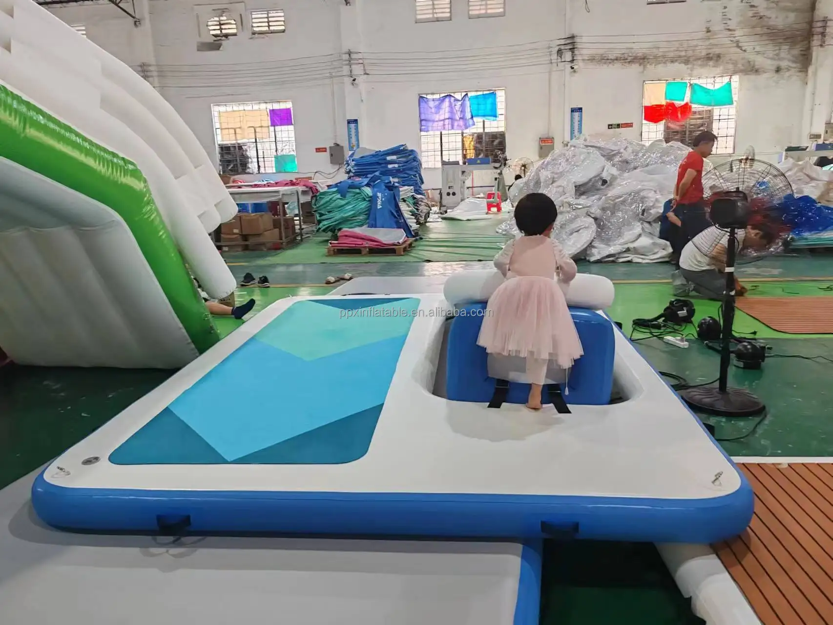 Commercial Inflatable Floating Swim Platform slippers Convertible Pontoon Boat Floating Large Sea Dock Platform With Slide