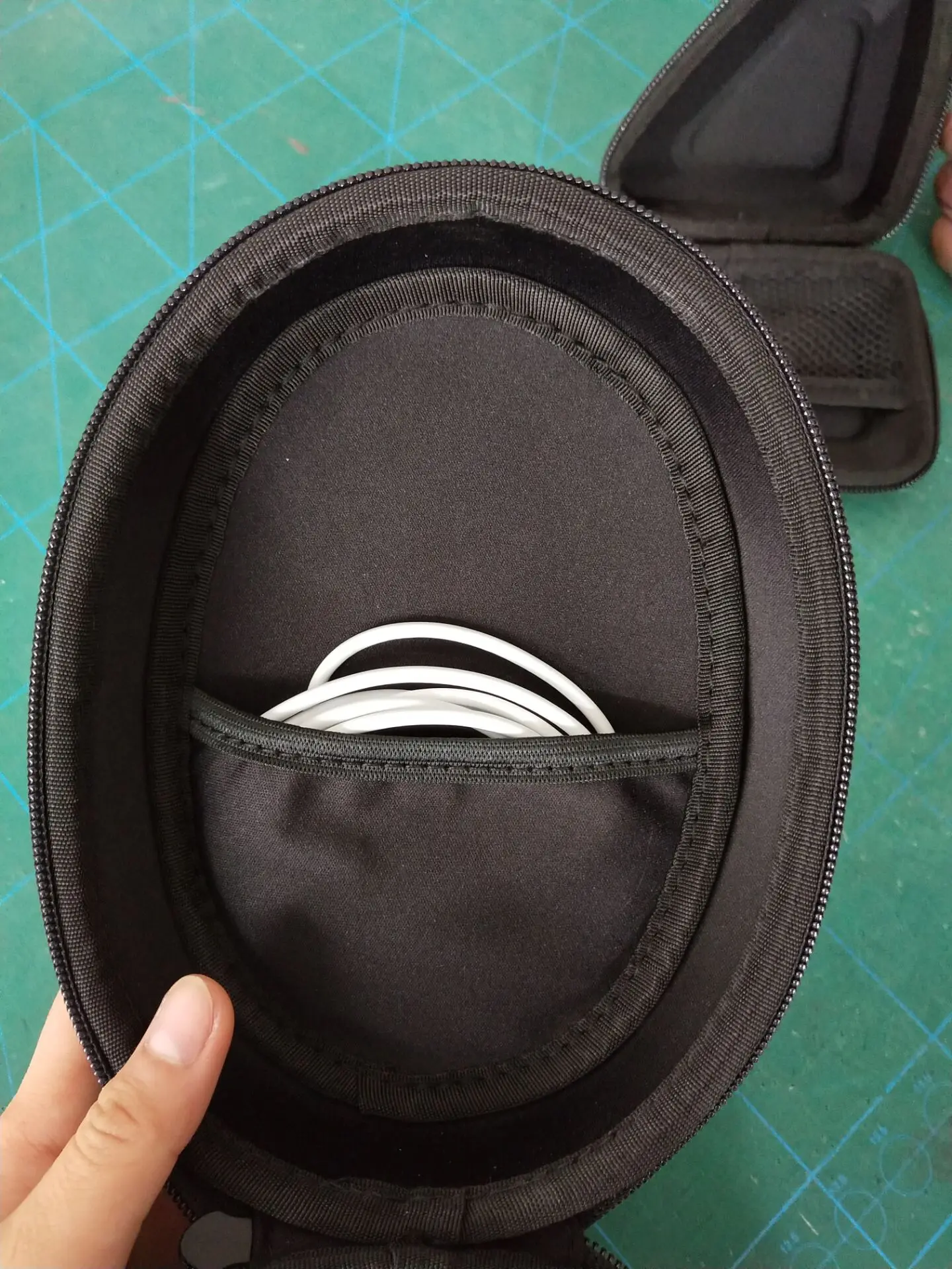 product factory price protective headphone case for wireless headphone accessories hard eva shell headphone carrying pouch-1