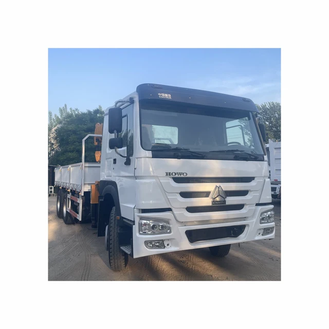 The used SINOTRUK HOWO diesel 8X4 6 Ton 8 Ton 12 Ton telescopic boom truck mounted crane trucks is in good condition