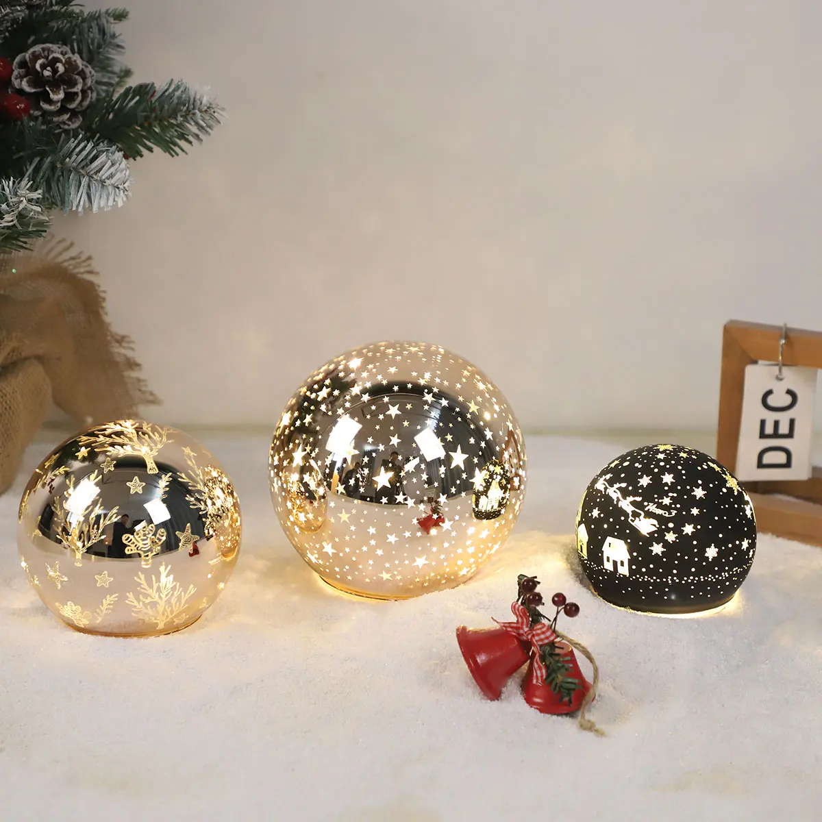 Wholesale Custom Colorful Glass Laser Balls For Decoration Christmas Decorative Home Ornament Wireless Battery Operated