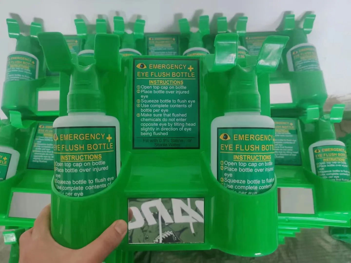 stasiun cuci mata darurat portabel dipasang di dinding stasiun cuci mata ganda 500ml kosong botol penggantian cuci mata kit