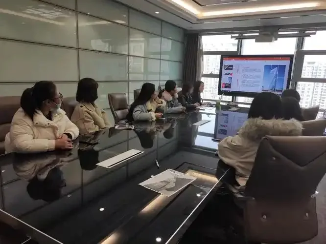 Hb590c823fe054b078b870d572706a5d07