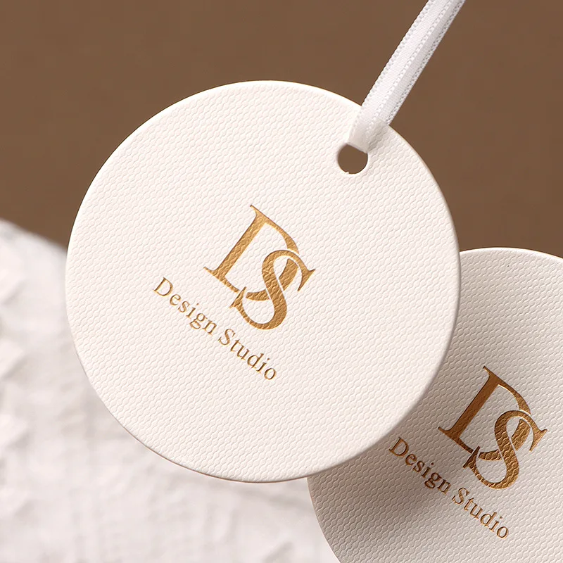 Made in Chinese Factory Custom Gold Logo Garment Coated Paper Hang Tags Luxury Hangtags for Clothing Etiquetas Para Ropa