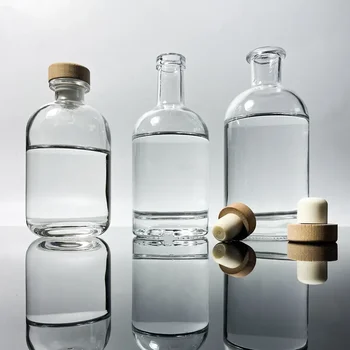 Direct Wholesale 750ml Plastic Vodka Bottle Screw Cap Clear Empty Bottle Tequila Industrial Use Enhance Engraving