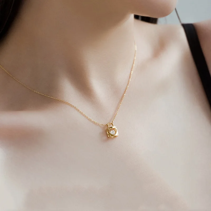 Nuoli Heart Lock Necklace: Gold & Zircon Elegance