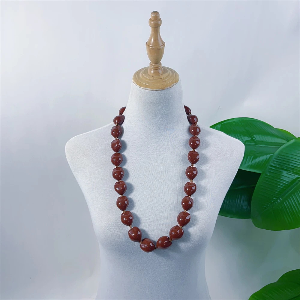 Hot Selling Solid Color Kukui Nut Lei Necklace Tropical Fashion Acrylic Hawaiian Island Graduation Jewelry for Parties Weddings