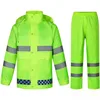 Verde fluorescente, precio variable.