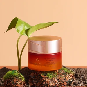 Elegant 50g 30g Cream Glass Jar with Matt Gold Lid Red to Orange Frosted Gradient for Horse Oil Cream Packaging for Cosmetics