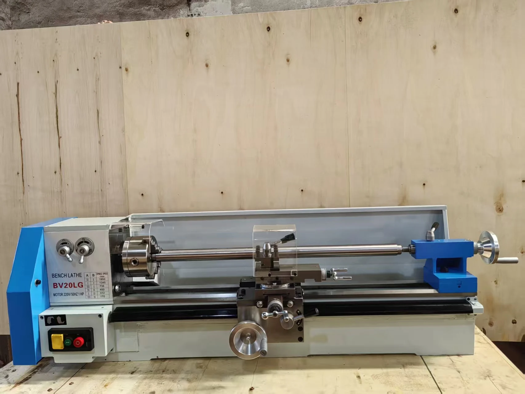 Manual Metal Lathe TL0820(BV20L/1) - High-Accuracy Bench Lathe