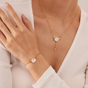 Ilona Camellia Zircon Stainless Steel Bracelet Necklace Fashion Design 18k Gold Plated Jewelry Sets Accessories for Anniversary