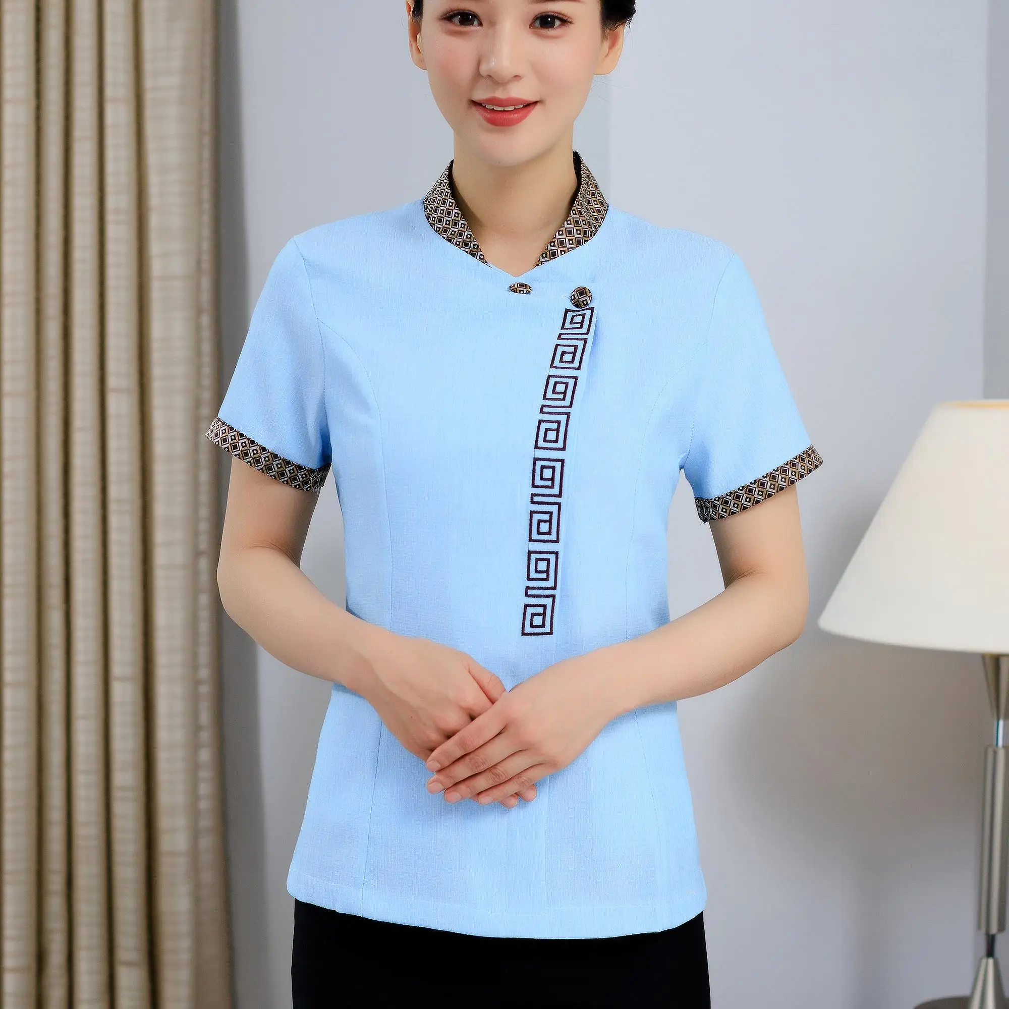 Factory Priced Hotel Cleaning Work Tunic Customized Logo Restaurant Housekeeping Uniform for Cleaners Near Me