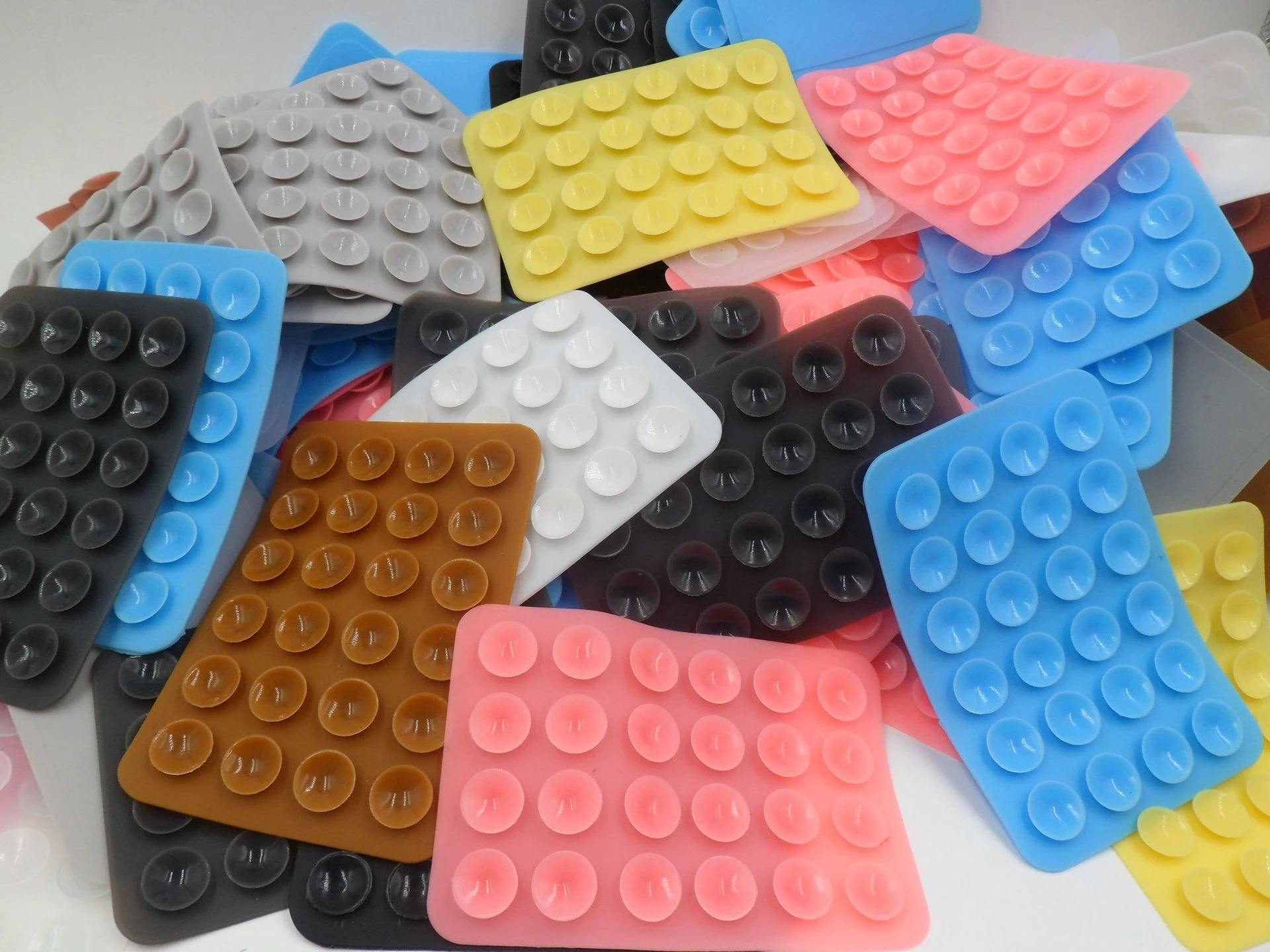 Wholesale bulk non-slip Phone Case Adhesive Mount Cellphone mobile phone grip Accessory Silicone Suction mobile phone holder