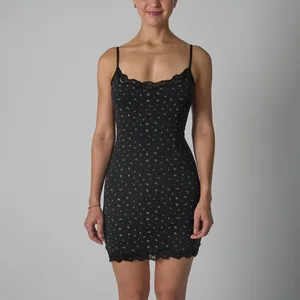 Trendy Chic Floral Print Waist Cinching Slim-Fitting Figure-Flattering Hip-Hugging Plus Size Suitable Slip Dress for Women