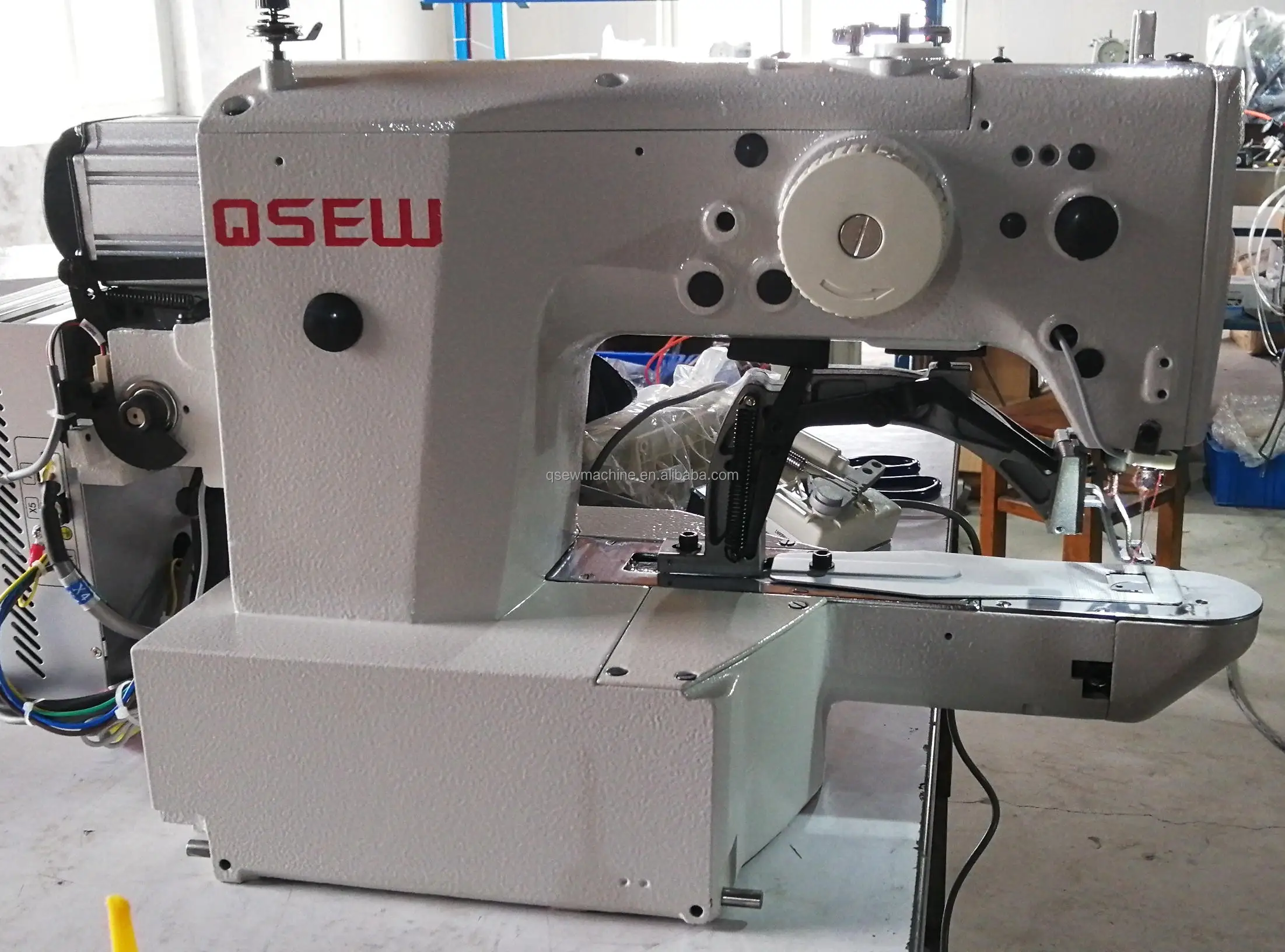Qs1900at Electronic Bartacking Industrial Sewing Machines Rope Machine
