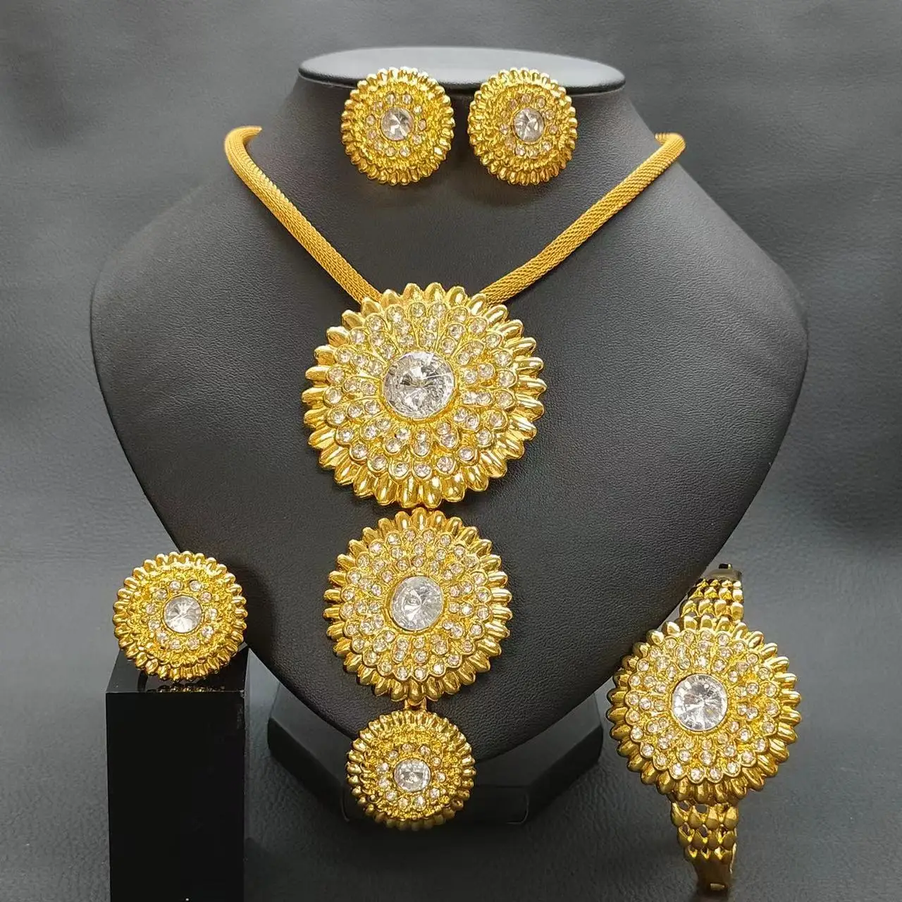 d*9様 レトロジュエリーセット シルバー ゴールド カラー 遺品整理 d*9