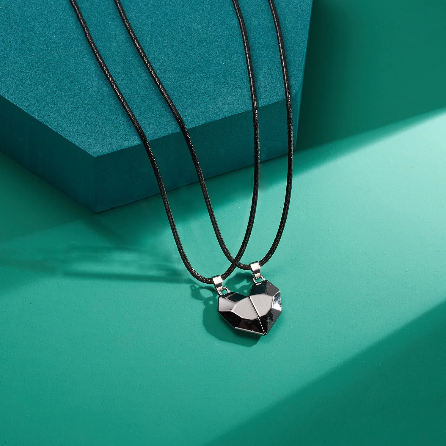 Lovers Heart Pendant Magnetic Couple Necklace for Weddings