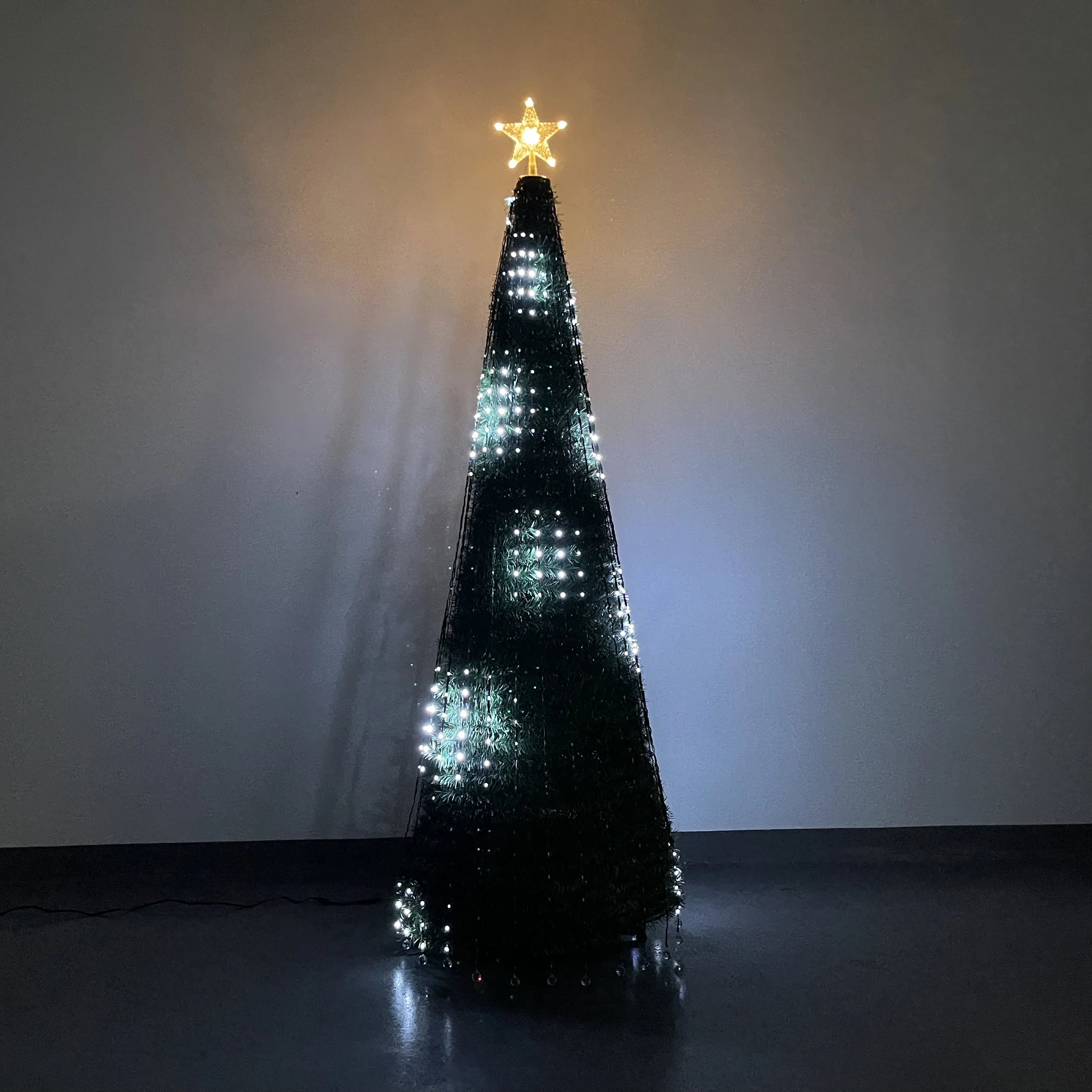 Smart  Led Christmas Tree  with Color Changing Led Lights for Christmas Decoration