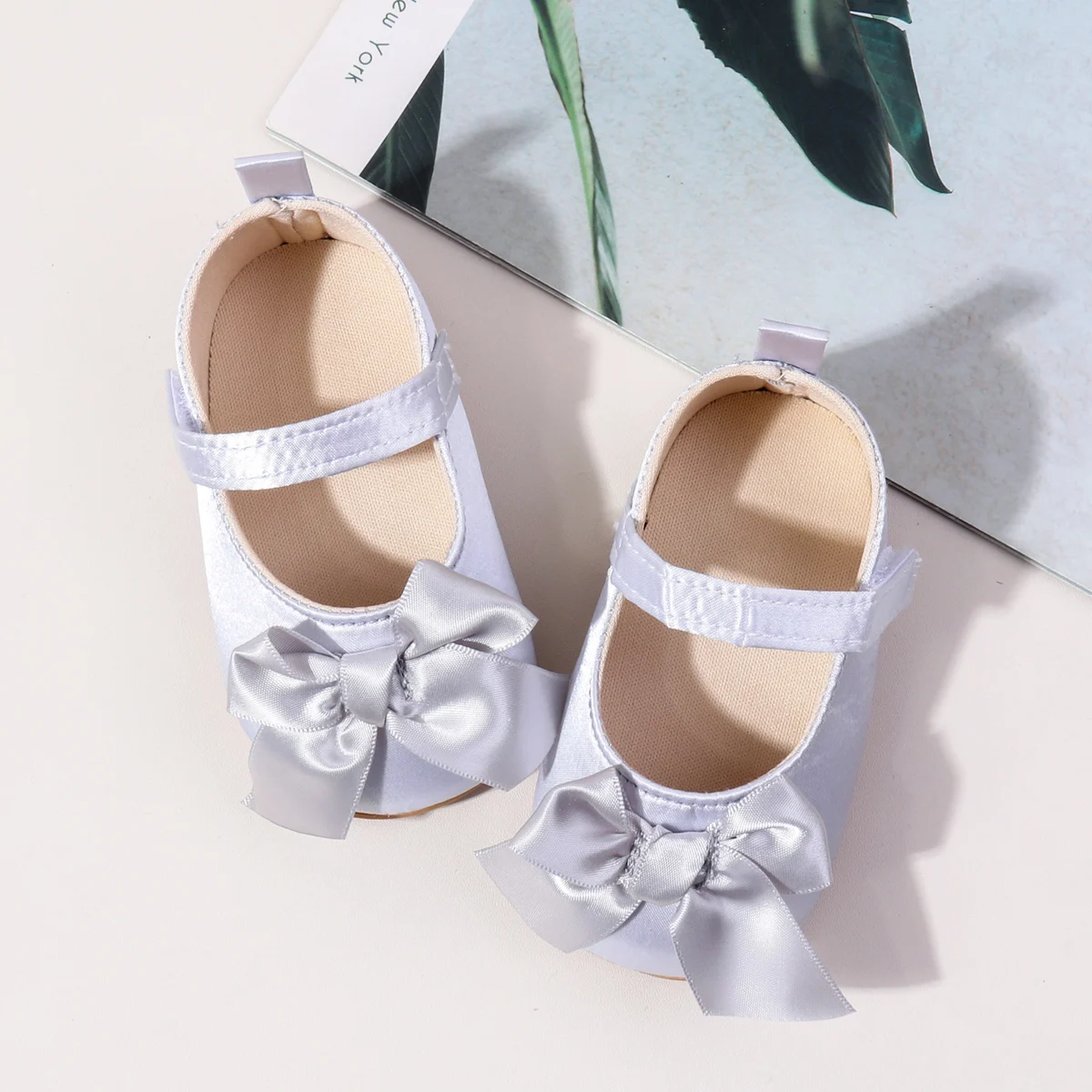 2025 Spring Summer New Arrival Infant Newborn Girl Shoes Breathable Cotton Soft TPR Soles Bowknot Princess Baby Shoes supplier
