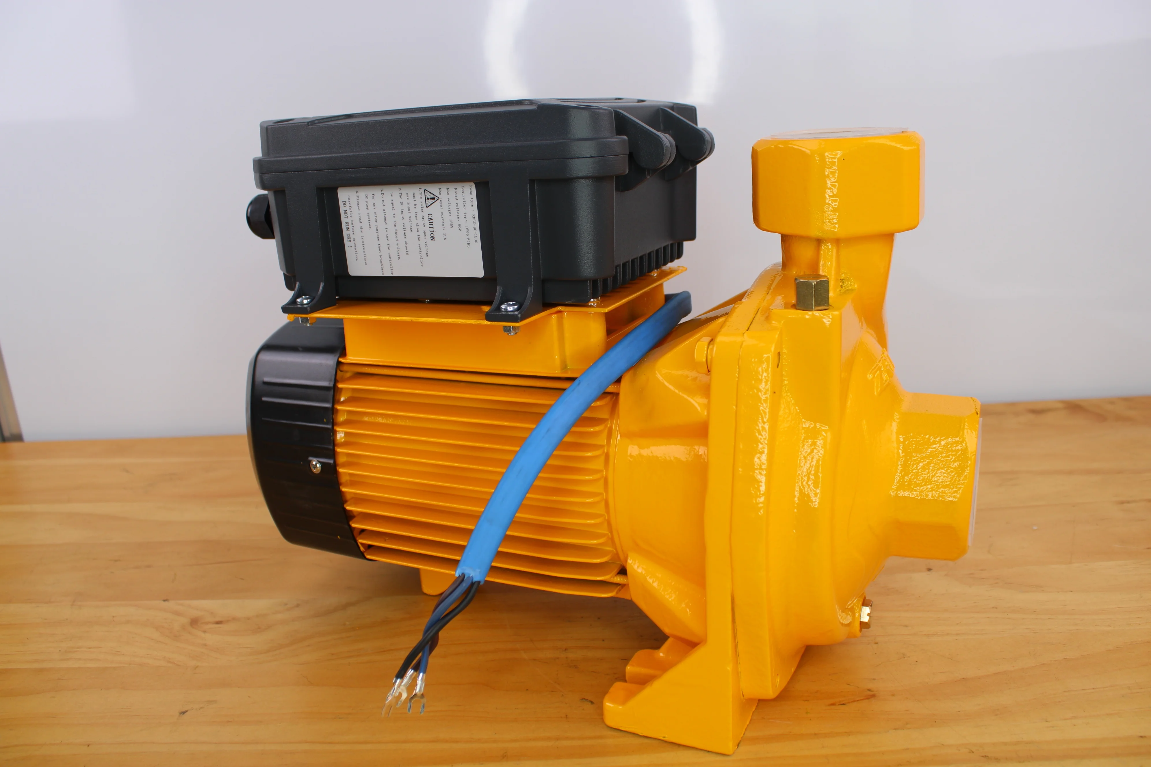 Complete DC Surface Solar Centrifugal Water Pump System for Farm