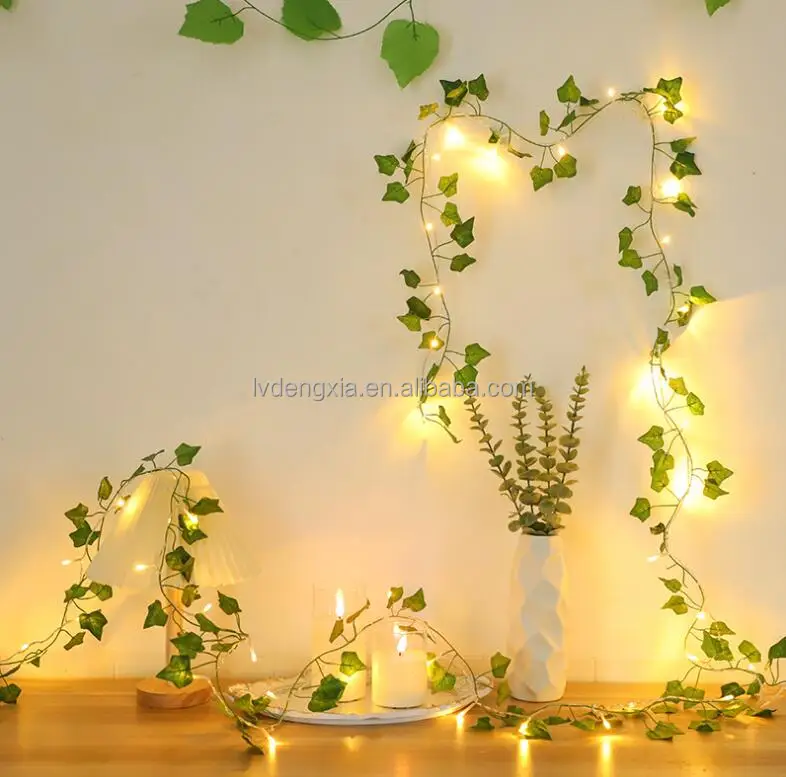 Knstliche Efeu-Blatt-Lichterkette mit Schmetterlings-Lilien-Blumen,  batteriebetrieben, fr Weihnachten und St. Patrick's Day