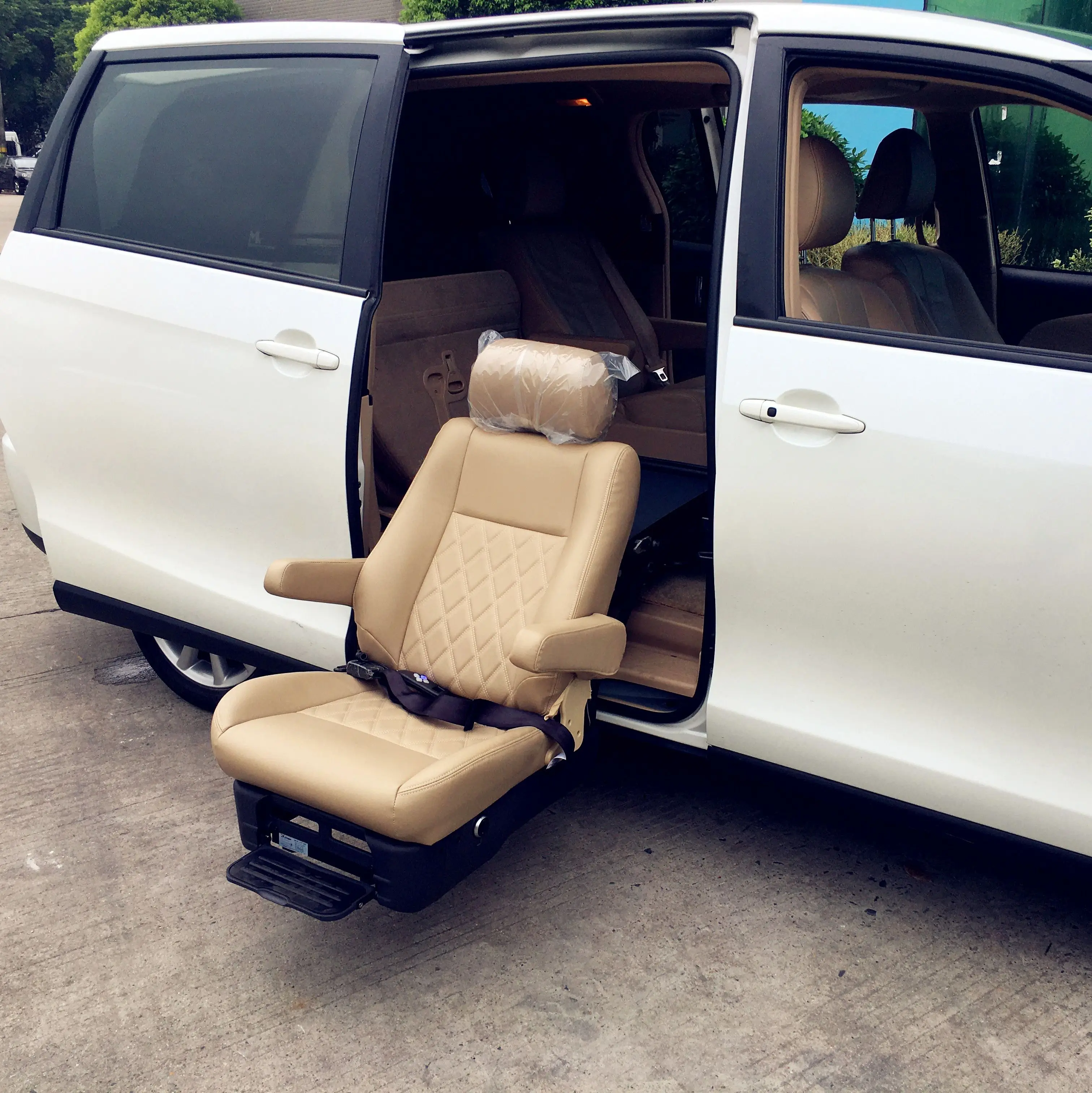 CE Certification Leather Adjustable MPV SUV Van Swivel Lifting Car