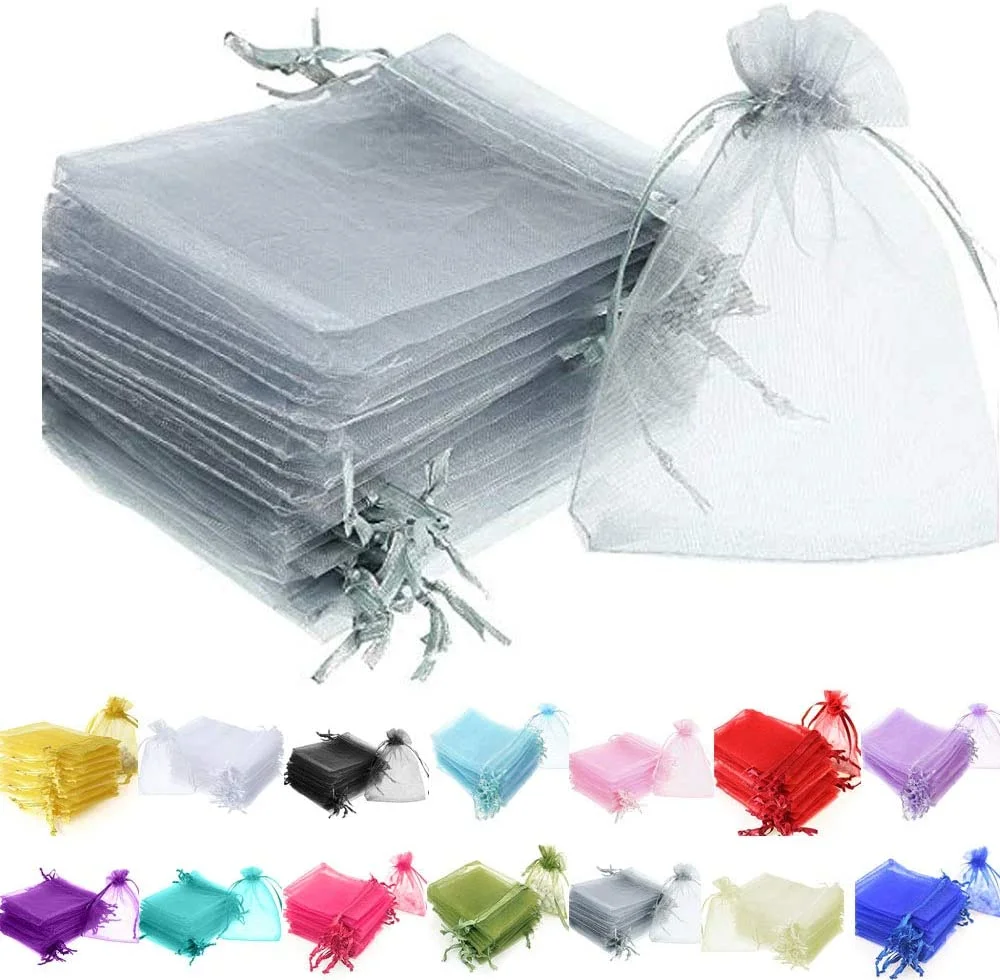 organza bolsas with feathers