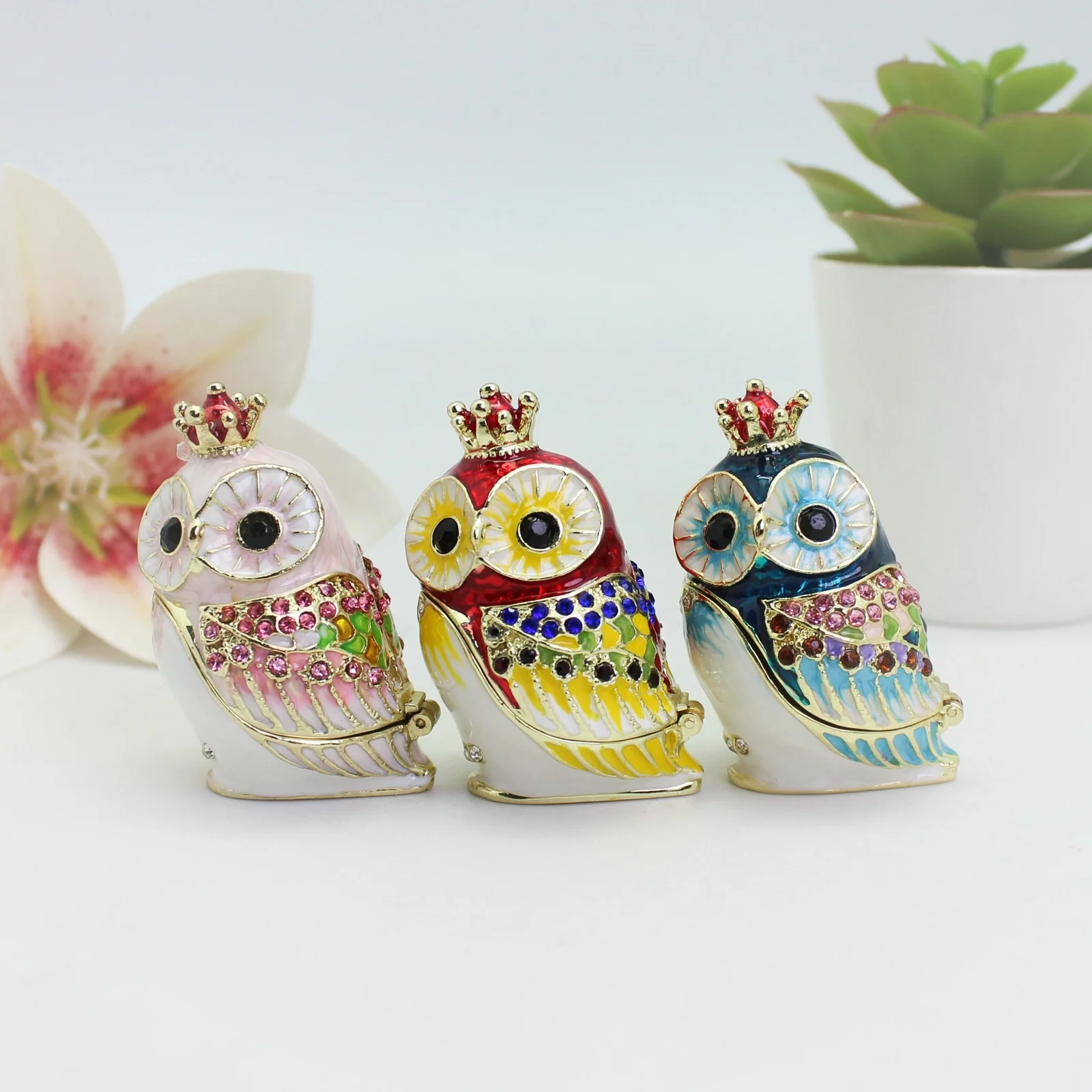 SHINNYGIFTS Mini Cartoon Crown Owl Gold-Plated Metal Pewter Enamel Home Decoration Figurine Ornament Trinket Box