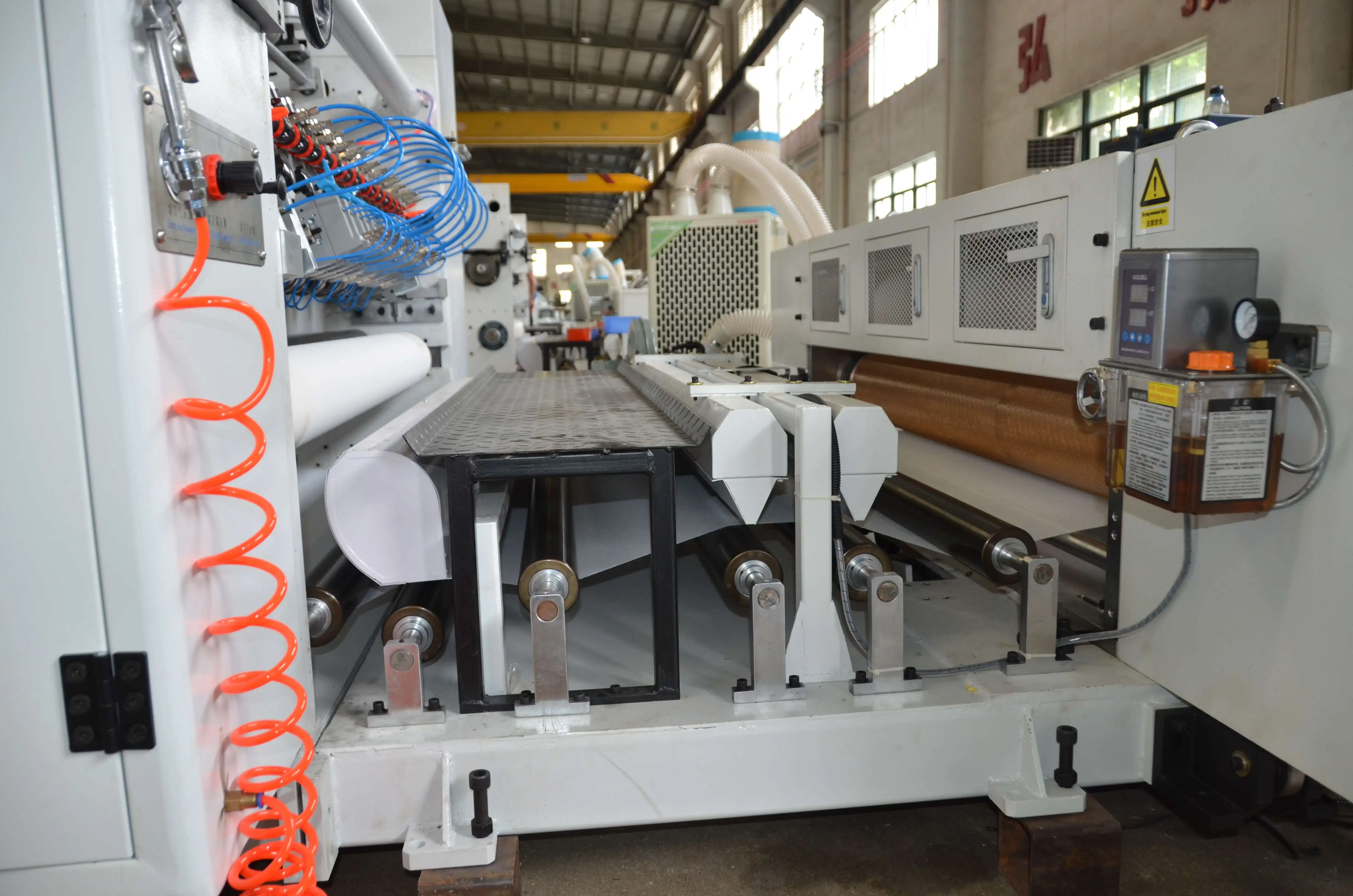 3D Nonwoven Fabrics Embossing and Perforating Lamination Machine