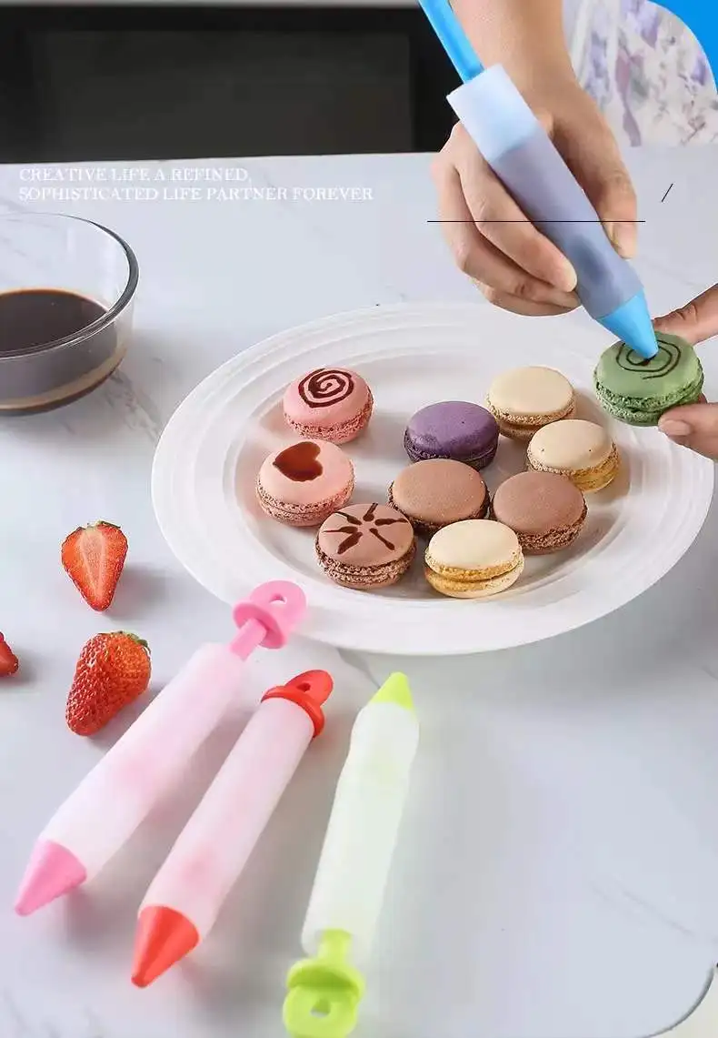 Decorazioni torte dolci e attrezzi per pasticceria